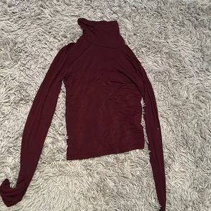 Maroon turtle neck XS